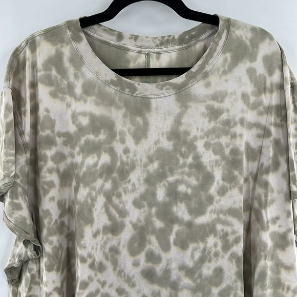 Lululemon All Yours T-shirt Green Camo - Picture 3 of 6